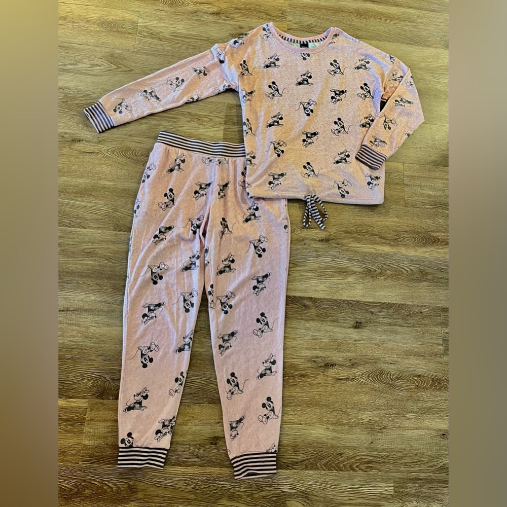 DISNEY Women’s Pink Pajama Set Small